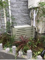 渋谷区の植木屋　風のガーデン世田谷が新築の花壇のリフォームをした後の様子　目黒区でも剪定をします